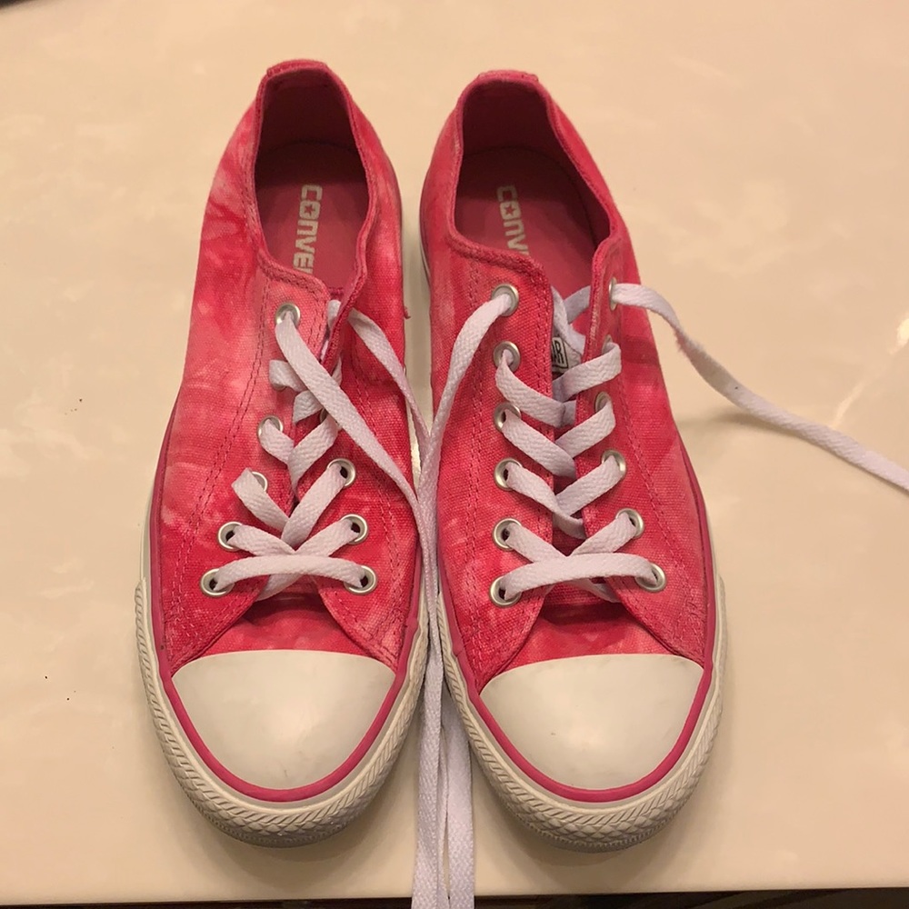 Pink tie dye size 7 men's converse